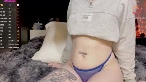 _horny_makima_ online show from 01/06/25, 05:59