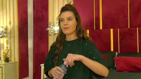 _hot_neighbour online show from 02/14/26, 04:53