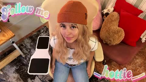 _hottie__ online show from 04/06/26, 04:46