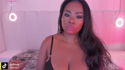Snapshot of _huge_boobs_ebony chatting on 03/14/26, 07:52 Darlis online show from 03/14/26, 07:52