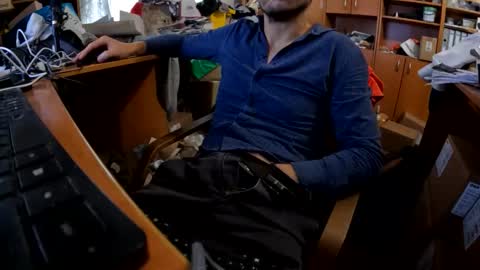 Snapshot of _i_a_m_ chatting on 09/16/25, 07:20 _i_a_m_ online show from 09/16/25, 07:20