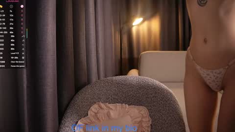 Ava 3 online show from 11/14/25, 01:21