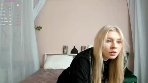 Snapshot of _innocent_soul_ chatting on 11/21/25, 07:51 Daisy online show from 11/21/25, 07:51