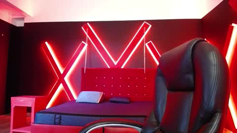 Isa online show from 12/05/25, 02:03