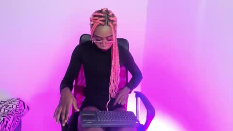 Snapshot of _itsbrit chatting on 12/04/25, 12:53 Brit online show from 12/04/25, 12:53