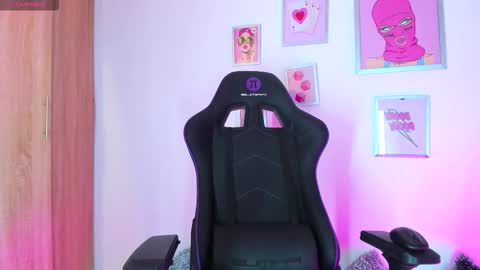 Ivanna online show from 10/09/25, 01:25