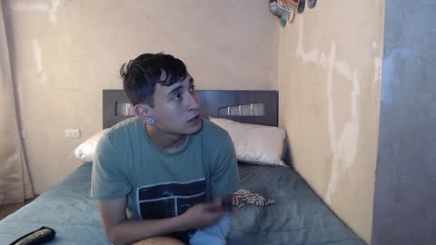 Snapshot of _jack_thomson_ chatting on 12/14/24, 04:42 Melody liam online show from 12/14/24, 04:42