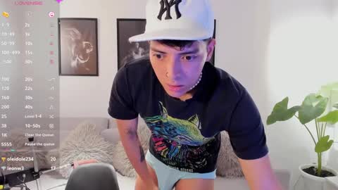 Snapshot of _jacobmiller__ chatting on 02/11/25, 09:03 J A C O B online show from 02/11/25, 09:03