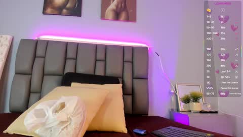 Snapshot of _jasmine_blush chatting on 09/21/25, 12:51 Jasmine online show from 09/21/25, 12:51