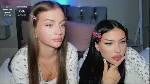 Jess blond and Leila brunette online show from 06/29/26, 04:40