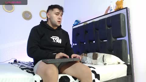 JHOSSUA  VALERIO online show from 02/08/26, 10:57