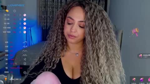 _just_a_queen_3 online show from 01/12/26, 07:57