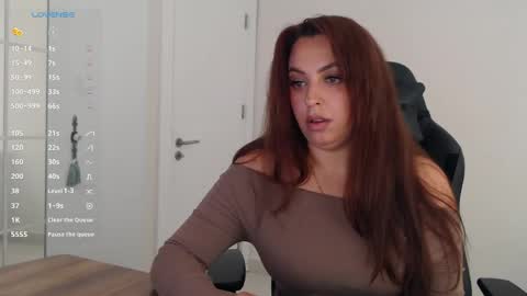 _just_a_queen_3 online show from 05/22/26, 11:05