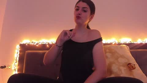 _just_a_simple_girl online show from 01/05/25, 12:53