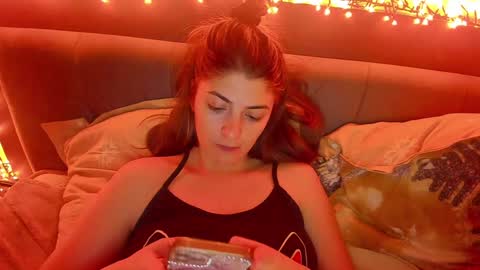 _just_a_simple_girl online show from 01/09/25, 05:43