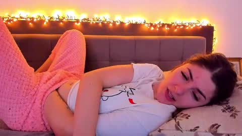 _just_a_simple_girl online show from 02/19/25, 02:23