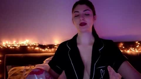 _just_a_simple_girl online show from 02/05/26, 11:48