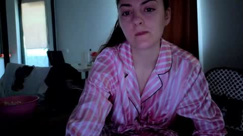 Snapshot of _just_a_simple_girl chatting on 04/27/26, 06:33 _just_a_simple_girl online show from 04/27/26, 06:33
