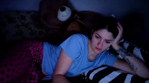 Snapshot of _just_a_simple_girl chatting on 05/12/26, 01:25 _just_a_simple_girl online show from 05/12/26, 01:25