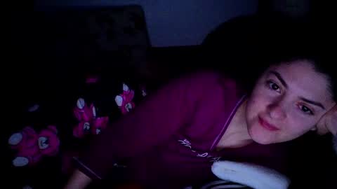 Snapshot of _just_a_simple_girl chatting on 05/19/26, 02:18 _just_a_simple_girl online show from 05/19/26, 02:18