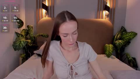 Kira online show from 11/12/25, 07:31