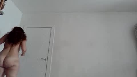 Snapshot of _kapelka_ chatting on 05/11/26, 02:17 KAPELKA online show from 05/11/26, 02:17