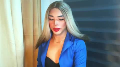 Snapshot of _karie_ chatting on 05/06/26, 05:40 _karie_ online show from 05/06/26, 05:40