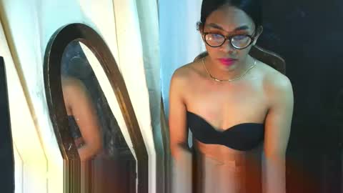 Snapshot of _karie_ chatting on 05/28/26, 03:04 _karie_ online show from 05/28/26, 03:04