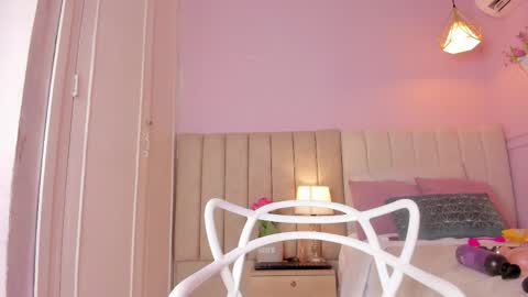 Snapshot of _karol_18 chatting on 10/21/25, 06:52 karol online show from 10/21/25, 06:52