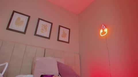 Snapshot of _karol_18 chatting on 11/26/25, 01:34 karol online show from 11/26/25, 01:34