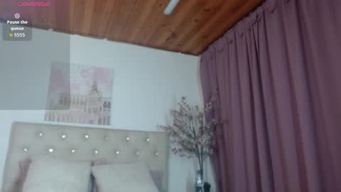 Snapshot of _kathya_spinelli_ chatting on 10/31/25, 11:22 kathy online show from 10/31/25, 11:22