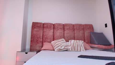 Kendall online show from 11/11/25, 12:05