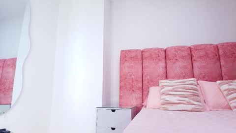 Kendall online show from 11/29/25, 12:08