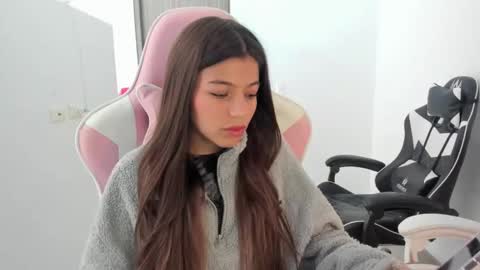 khloe sweet online show from 10/18/25, 01:12