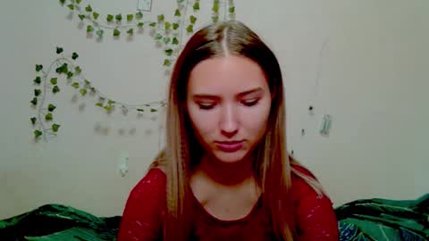 _kikiclark_ online show from 11/20/25, 05:12