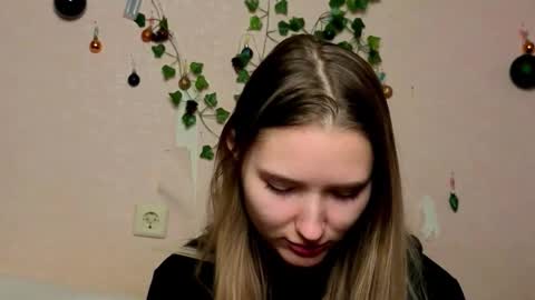 _kikiclark_ online show from 01/31/26, 08:51