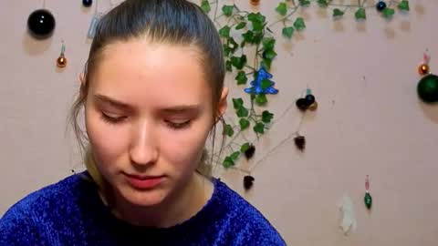 _kikiclark_ online show from 02/11/26, 09:20