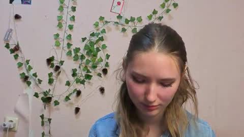 _kikiclark_ online show from 03/06/26, 09:00