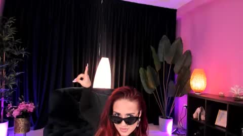 Snapshot of _kim_possible_ chatting on 09/17/25, 02:08 Kim online show from 09/17/25, 02:08