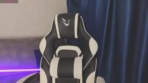 Snapshot of _kirieshka chatting on 09/14/25, 05:34 Molly Emily online show from 09/14/25, 05:34