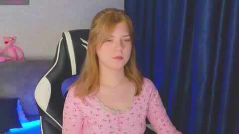 Snapshot of _kirieshka chatting on 11/11/25, 05:46 Molly Emily online show from 11/11/25, 05:46