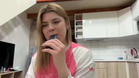 Molly   Emily online show from 03/25/26, 05:52