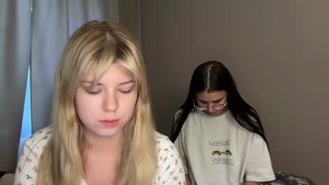 Snapshot of _kirieshka chatting on 08/06/26, 01:07 Molly Emily online show from 08/06/26, 01:07