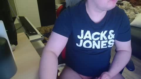 Snapshot of _kitsu_ chatting on 02/23/25, 04:24 _kitsu_ online show from 02/23/25, 04:24