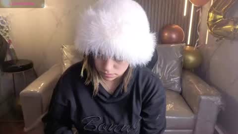 _kitten_1 online show from 07/11/26, 04:15