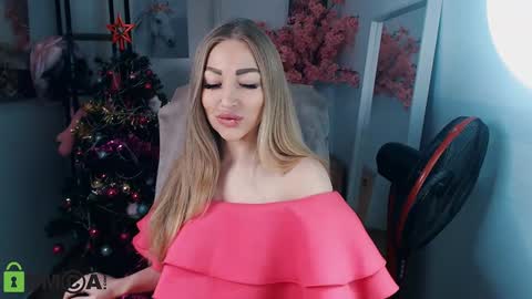 Snapshot of _kittyboo chatting on 01/05/25, 08:00 Aleksa online show from 01/05/25, 08:00