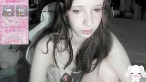  kuro  online show from 03/25/26, 09:04