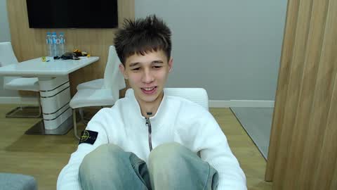 Snapshot of _kurt chatting on 12/11/24, 12:02 Kurt online show from 12/11/24, 12:02