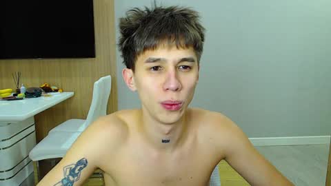 Snapshot of _kurt chatting on 12/22/24, 09:31 Kurt online show from 12/22/24, 09:31