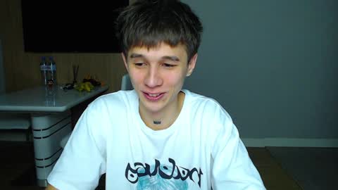 Snapshot of _kurt chatting on 01/05/25, 08:32 Kurt online show from 01/05/25, 08:32